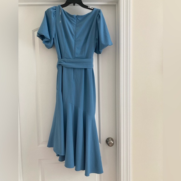 Taylor dress like new size 6 - Picture 3 of 8